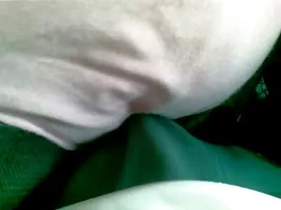 Ebenholz-Stunner namens Nola Blu reitet draußen alte frauen free auf einem weißen Schwanz