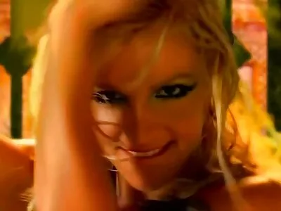 Ingwer Babe mit sexy Körper geile reife fotzen Kandi Quinn wird draußen gefickt