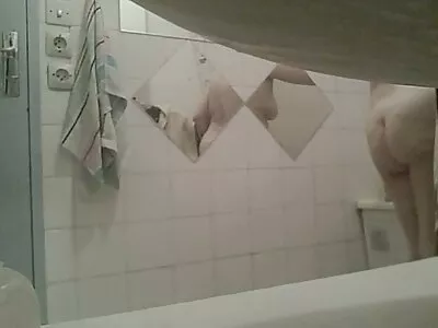 Süßes Teen bekommt ihre rosa Muschi gegessen und hart  gefickt