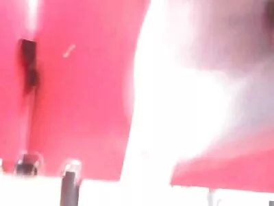 Frau mit großem Hintern ist bereit, ihren engen Anus in pornofilme mit reifen damen POV durchbohren zu lassen