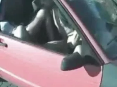 Brünette Puma reife frauen pornofilme hat großen Durst und riesige Titten