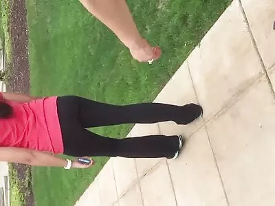 Süßes blondes Luder mit reife weiber porn natürlichen Titten gibt Blowjob Tittenfick