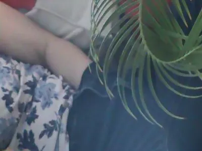 Babe ist in Teen verliebt und lädt nach Hause zum Muschilecken sex porno reife frauen ein