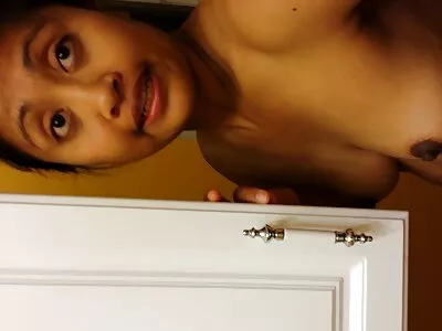Foxy rothaarige Teen hat Sex mit Puma pornos mit reifen deutschen frauen in schwarzen Stiefeln