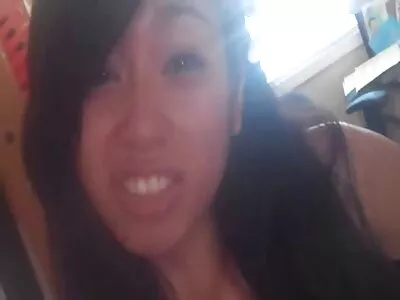 Schwarze Hure nimmt Herausforderung an reife frauen sex filme und praktiziert interracial Gangbang