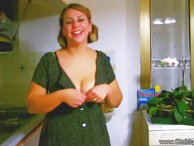 Zwei wunderschöne Küken sind bereit, einen gemeinen Schwanz zu lutschen sexfilm mit alten frauen