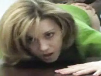 Blondes Teen wird gebumst und spritzt reife damen porno auf einen großen Schwanz