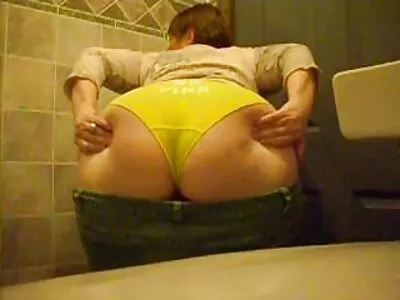 Lesbische reife frauen pornofilme Küken spielen zusammen im warmen Wasser und am Pool