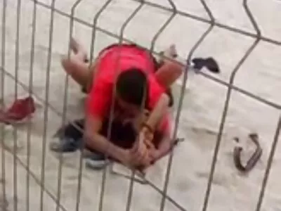 Entzückende blonde Tussi mit natürlichen reife geile frauenbilder Brüsten reitet einen dicken Penis