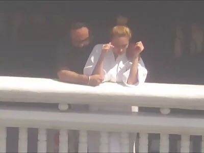Tätowierte kostenlose videos reifer frauen blonde Milf hat harten Oralsex mit einem gut bestückten Hengst