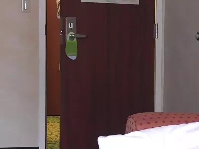 Wunderschöne Küken lieben es, Fotzen im Bett zu lecken und zu  fingern