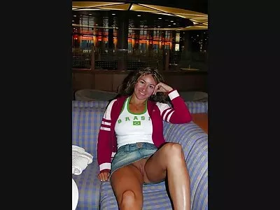 Geile Milf teilt riesigen sexfilme mit frauen ab 50 Schwanz mit einer eifrigen jungen Schlampe