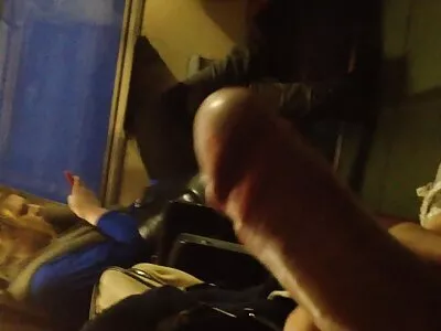 Ginger nimmt mit ihrem  Kameramann an einer hausgemachten Pornoszene teil