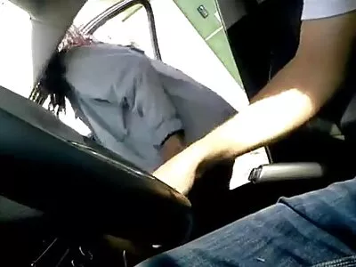 Frau leckt charmante Freundin sexvideos mit reifen frauen und wartet darauf, dass sie dasselbe tut