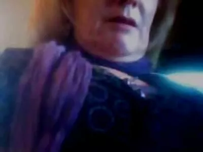 Leidenschaftliche Füchsinnen mit sexfilme mit reifen frauen einer heißen Lesbenszene