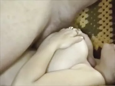 Dünnes brünettes Teengirl macht es mit schwarzem deutsche sexfilme mit älteren frauen Monsterschwanz